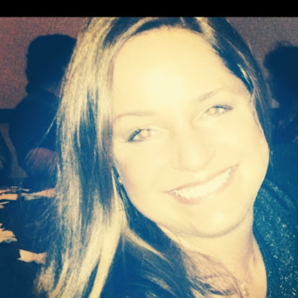 Meet your Posher, Cristina - Picture 1 of 1